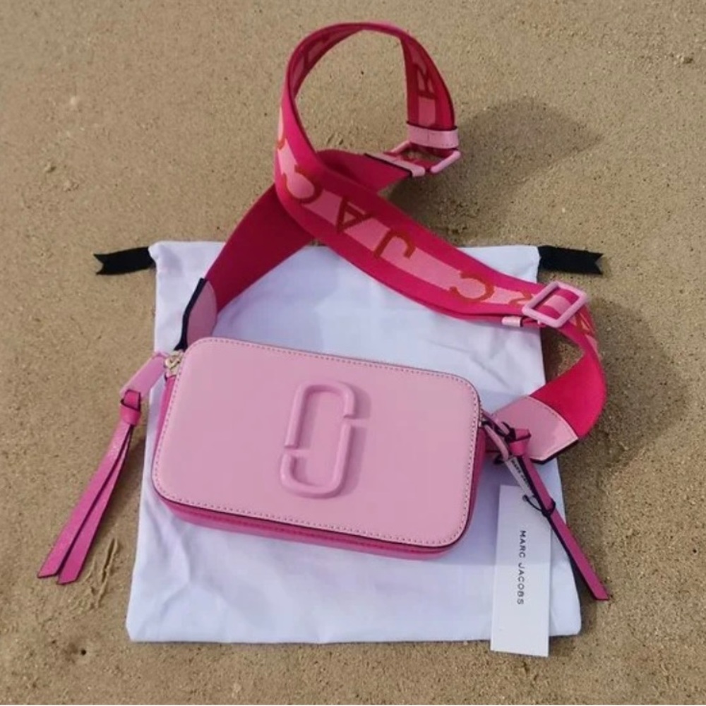 Marc Jacobs snap shot purse